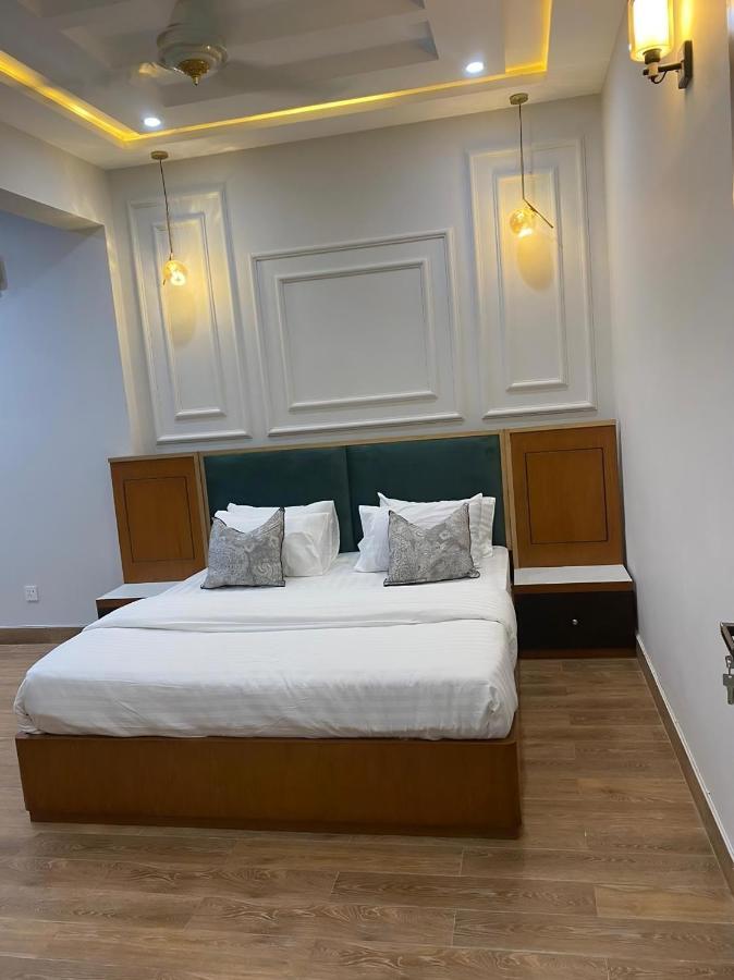 Canadian Inn Исламабад Экстерьер фото